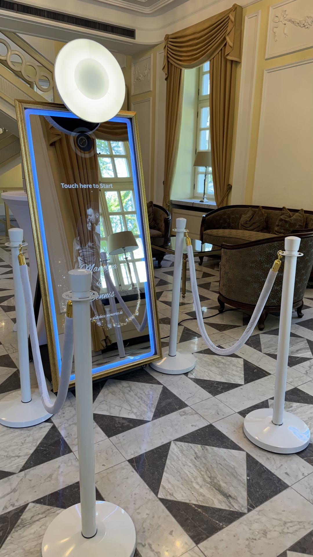 Fotobox mieten Firmenfeier NRW – Photobooth mit LED